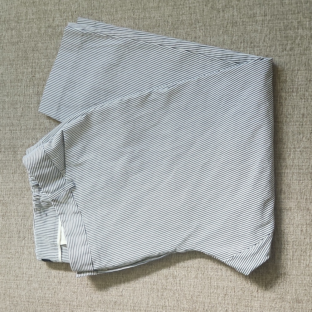 TALBOTS size 22WP Navy & white cotton/spandex Hampshire striped ankle pants.